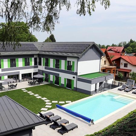 Q Villa ซาเชเล ภายนอก รูปภาพ
